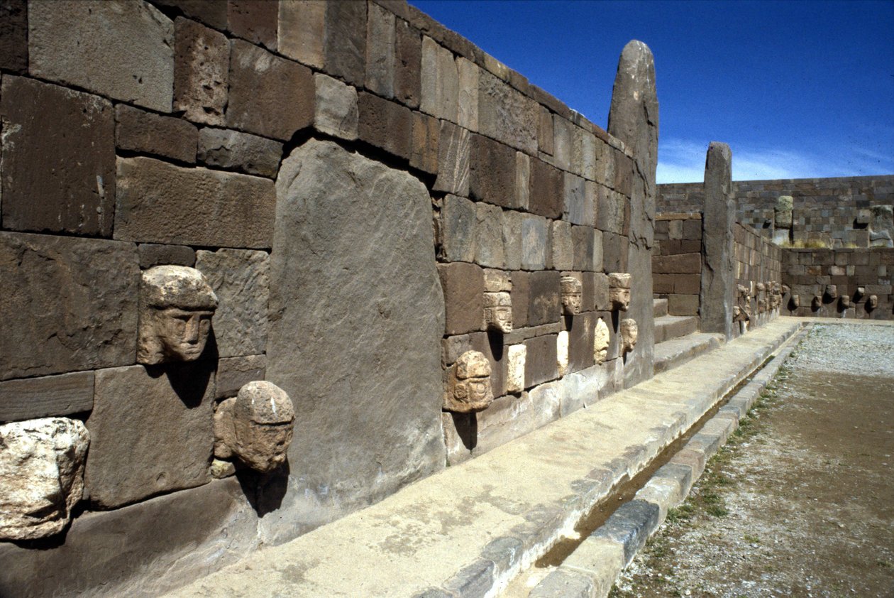 Kolumbusz előtti régészeti lelőhely, Tiahuanaco, Bolívia. alkotó: Pre Columbian Pre Columbian