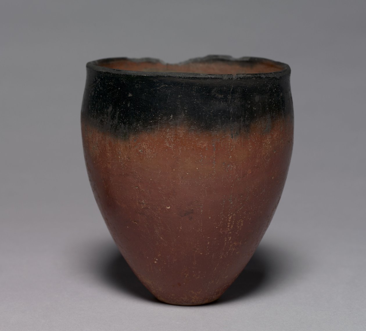 Fekete tetejű főzőpohár, ie 4500-3000 alkotó: Predynastic Period Egyptian