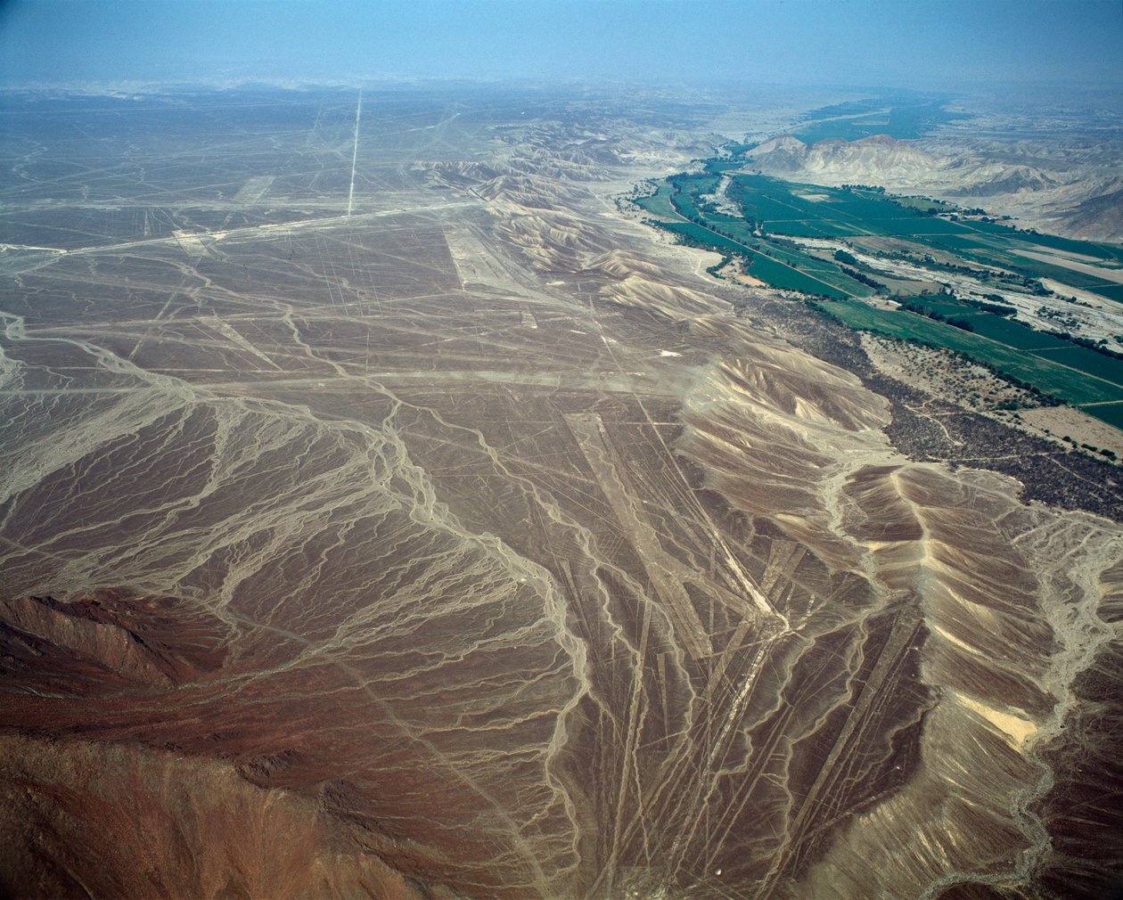 A madárfigurát ábrázoló Nazca Lines légi felvétele (fényképezés alkotó: Prehistoric Prehistoric