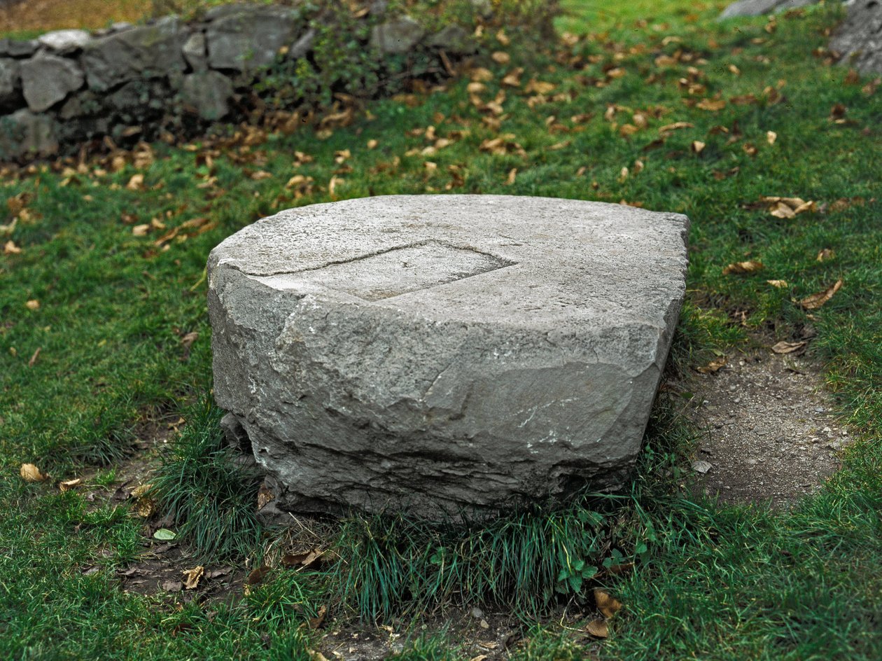 A camunnik civilizációja, Őstörténet: áldozati oltár. A neolitikum és a bronzkor közötti időszak. Capo di Ponte, Naquane Rock Carvings Nemzeti Park, Valcamonica, Val Camonica, Olaszország alkotó: Prehistoric Prehistoric