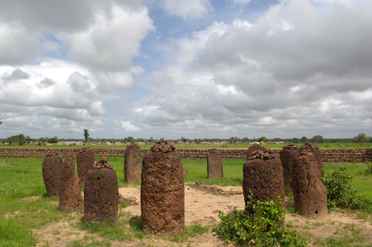 Őstörténet: Megalitikus kőkör Wassuból, Gambia (fotó) alkotó: Prehistoric Prehistoric
