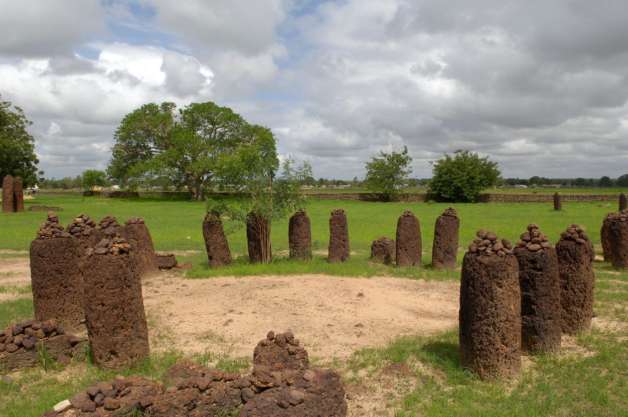 Őstörténet: Megalitikus kőkör Wassuból, Gambia (fotó) alkotó: Prehistoric Prehistoric