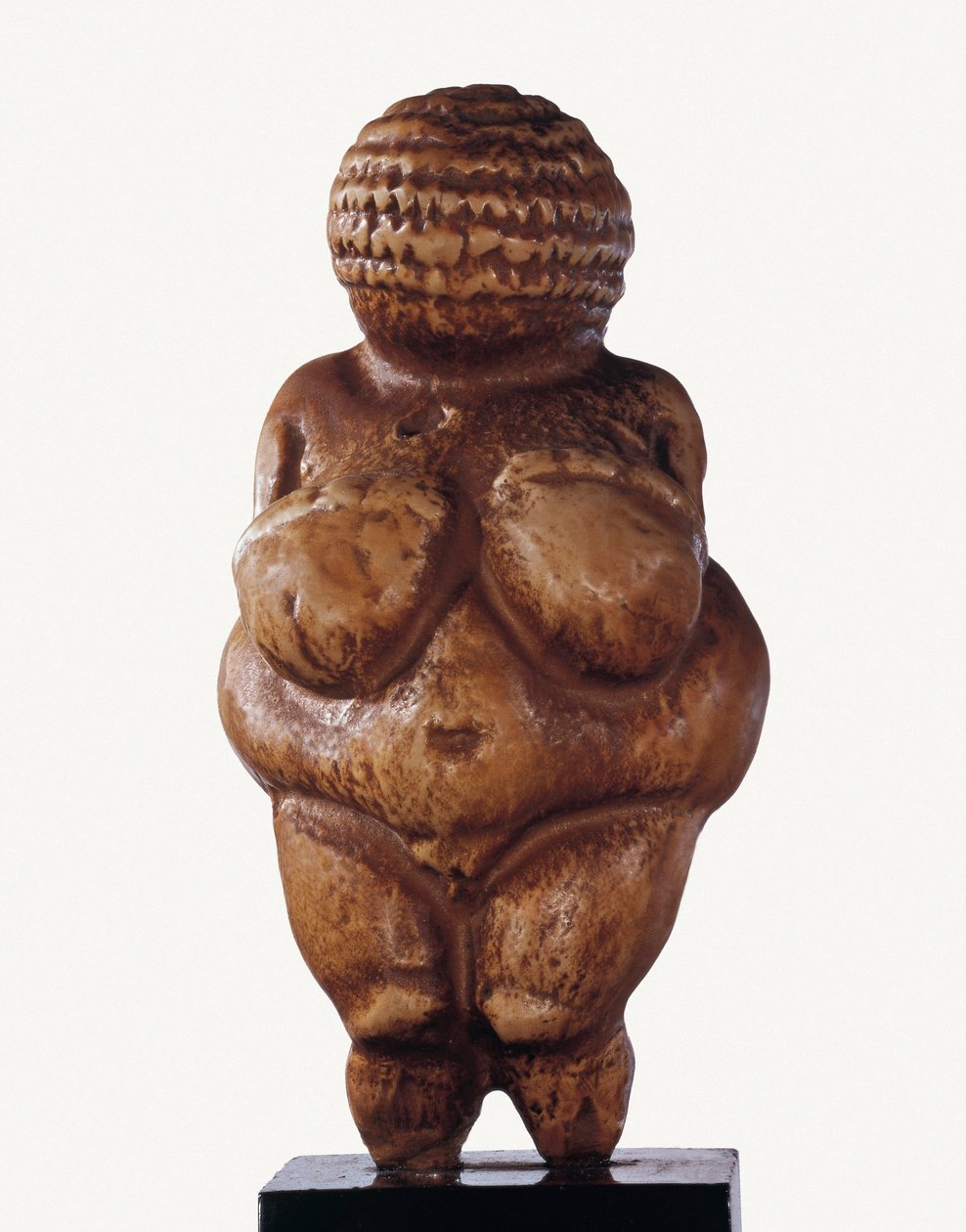 A Willendorfi Vénusz. Nagyon fejlett formájú nőt ábrázoló mészkő szobor. ie 23000 (mészkő) alkotó: Prehistoric Prehistoric