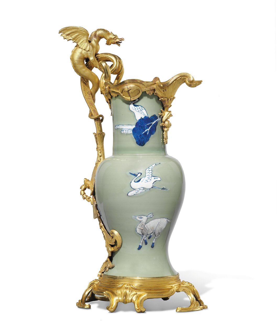 Lajos XV. kancsójának egyike, 1662-1722 porcelán, 1745-49 körüli tartók (ormolura szerelt porcelán) alkotó: Qing Dynasty   Kangxi Period Chinese School