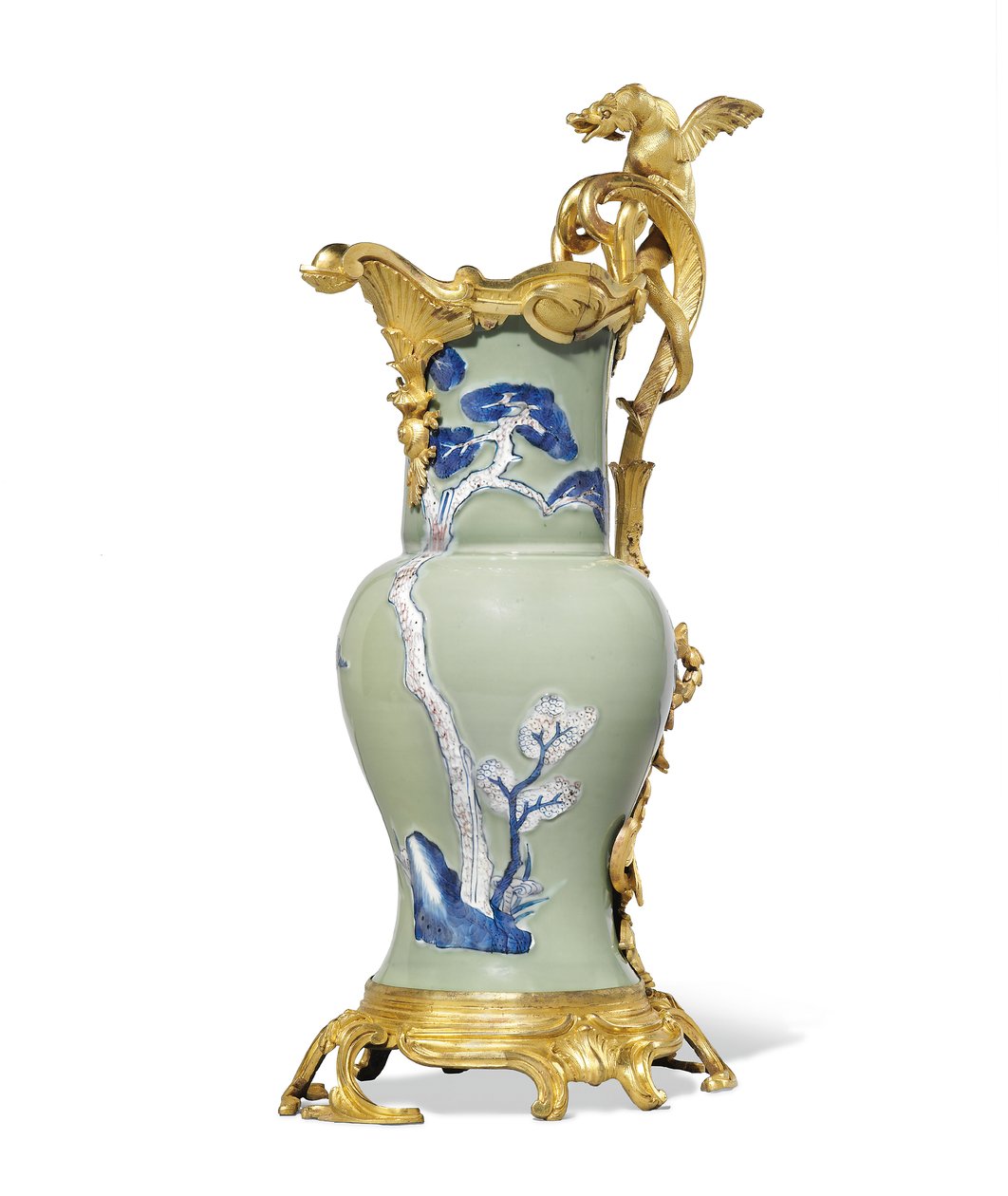 Lajos XV. kancsójának egyike, 1662-1722 porcelán, 1745-49 körüli tartók (ormolura szerelt porcelán) alkotó: Qing Dynasty   Kangxi Period Chinese School