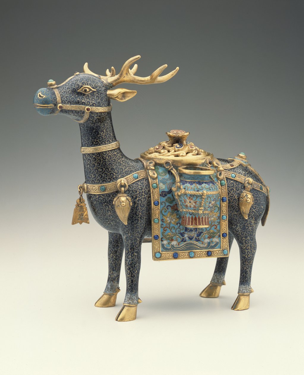 Egy szarvas figura (cloisonne zománc) alkotó: Qing Dynasty Chinese School