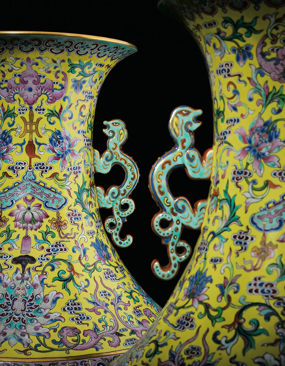 Részlet egy pár Imperial Famille Rose vázából (kerámia) alkotó: Qing Dynasty   Jiaqing Period Chinese School