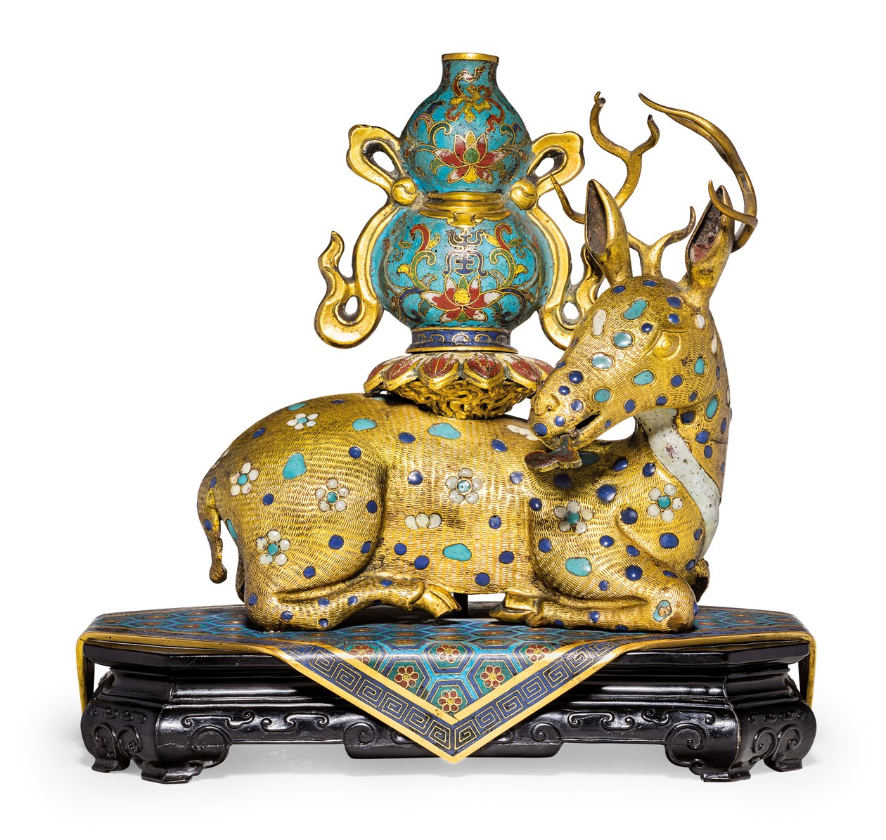 Egy pár fekvő szarvas (aranyozott réz és cloisonné zománc) alkotó: Qing Dynasty   Qianlong Period Chinese