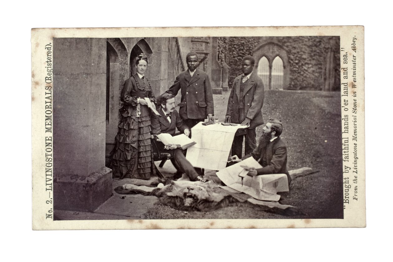 Tom és Agnes Livingstone, Abdullah Susi, James Chuma és Horace Waller, Newstead Abbey, Anglia, 1874. június (albumnyomat) alkotó: R. and Son Allen