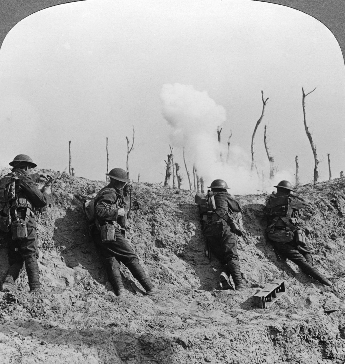 Csatatéri jelenet, Passchendaele, Belgium, I. világháború, 1914-1918. alkotó: Realistic Travels Publishers