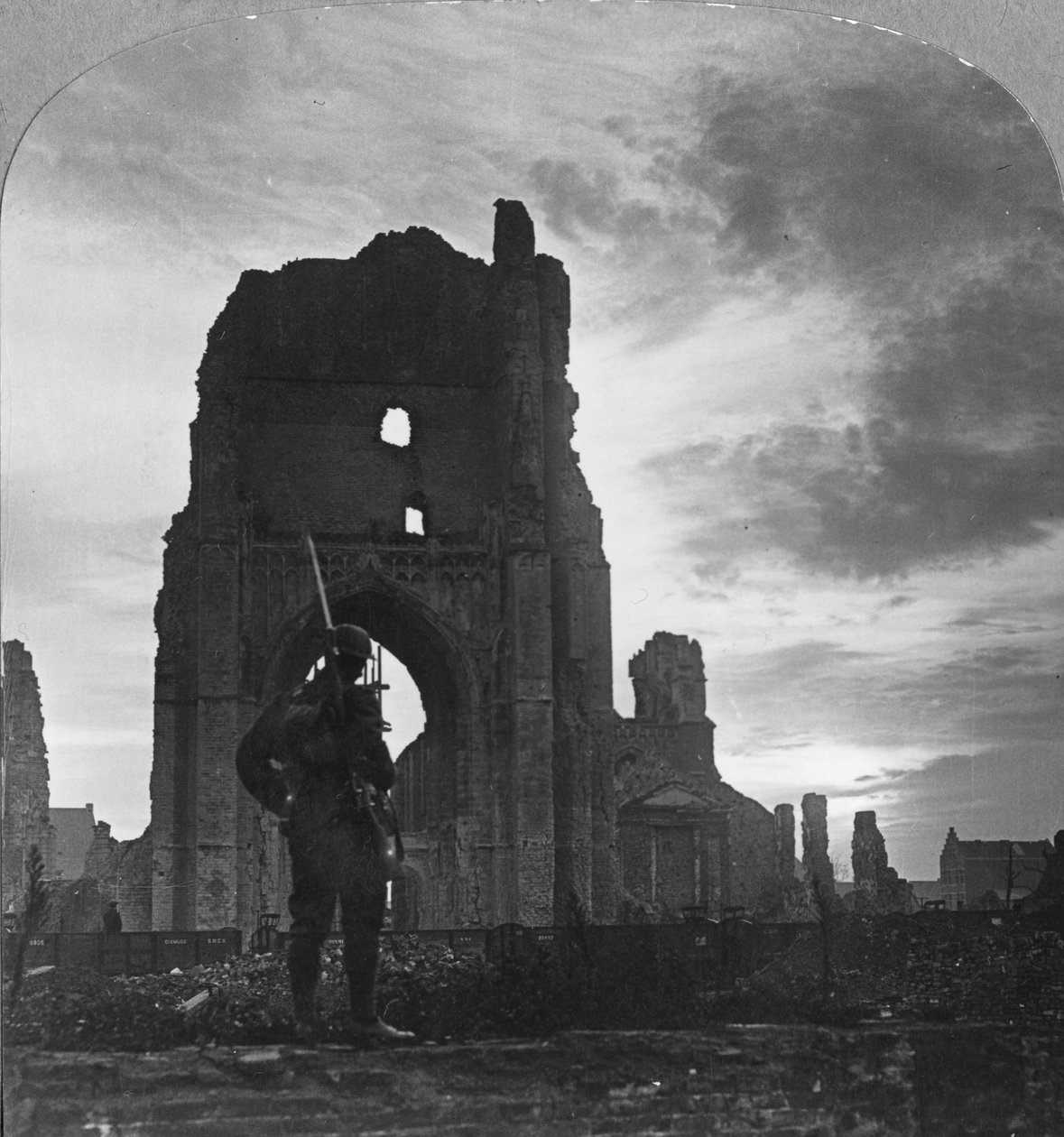 Ypres romjai, Flandria, Belgium, I. világháború, c1914-c1918 alkotó: Realistic Travels Publishers