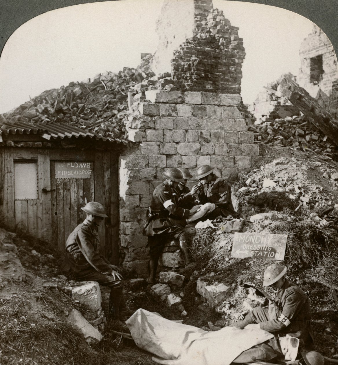 A Royal Army Medical Corps Monchy öltözőállomáson, Franciaország, I. világháború, 1914-1918. alkotó: Realistic Travels Publishers
