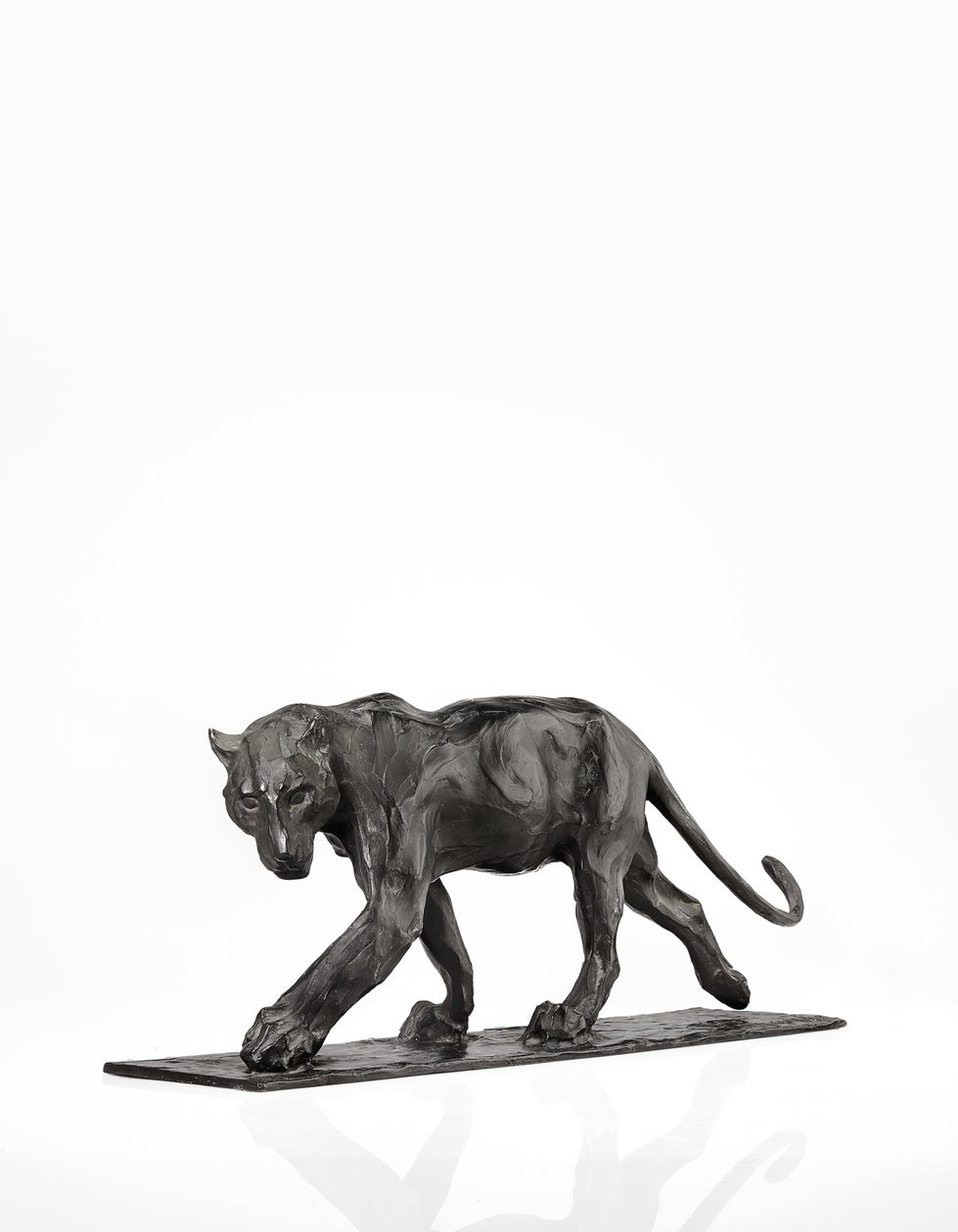 Párduc járás, felemelt hátsó láb, 1904 körül (patinás bronz) alkotó: Rembrandt Bugatti