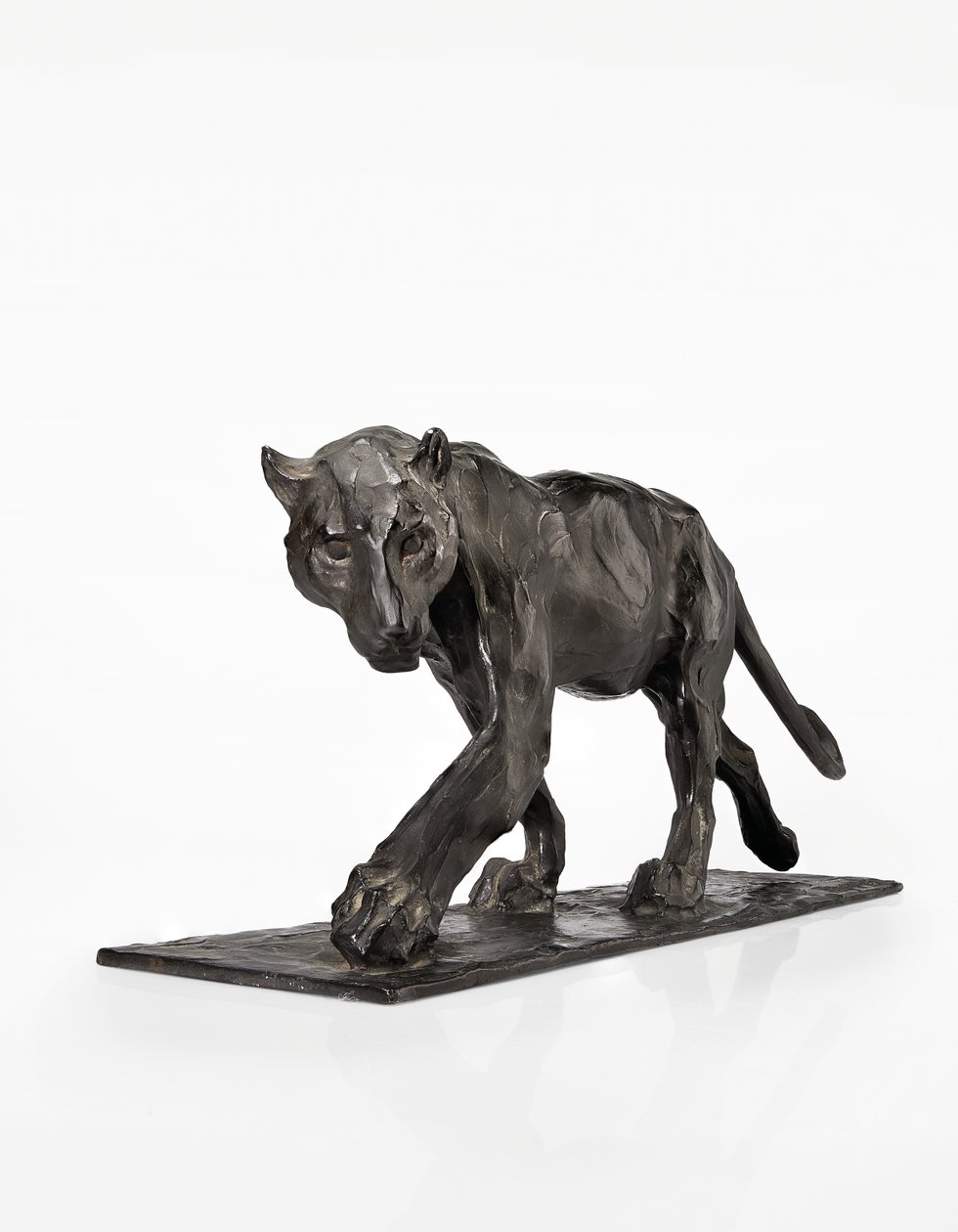 Párduc járás, felemelt hátsó láb, 1904 körül (patinás bronz) alkotó: Rembrandt Bugatti