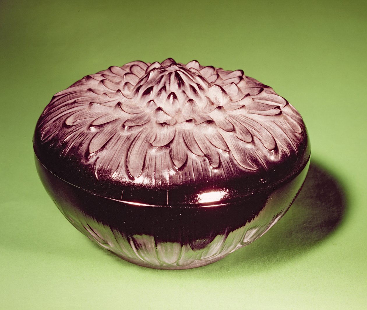 Fekete üvegdoboz, 1902 körüli (üveg) alkotó: Rene Jules Lalique