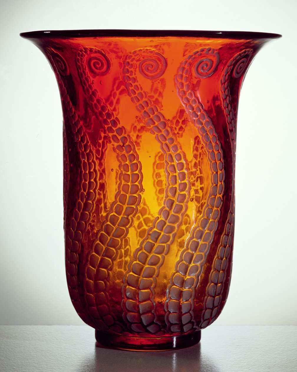 Medusa váza, 1921 (sötét borostyán üveg) alkotó: Rene Jules Lalique