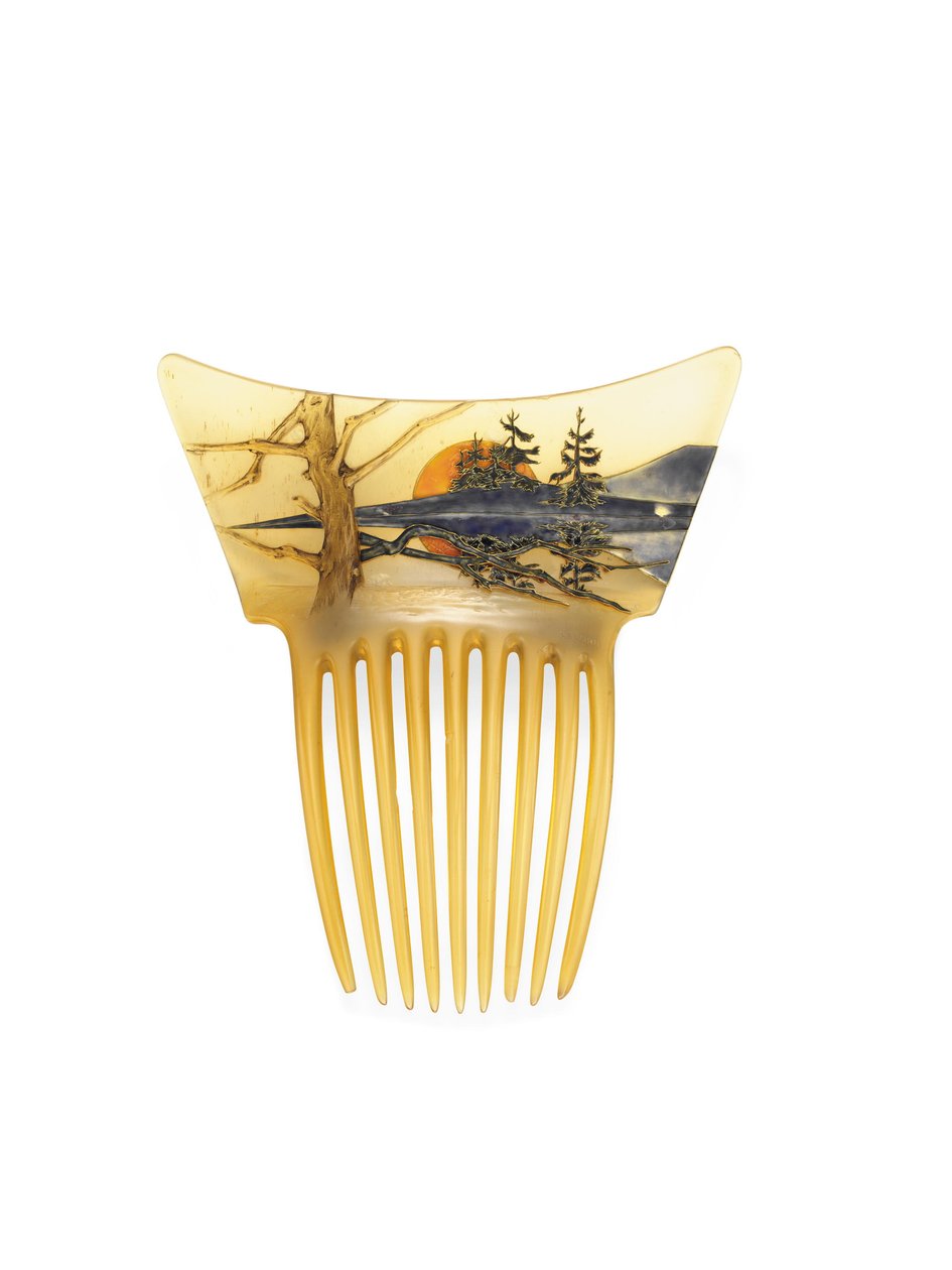 szecessziós hajfésű, 1900 körül (szarv és zománc) alkotó: Rene Jules Lalique