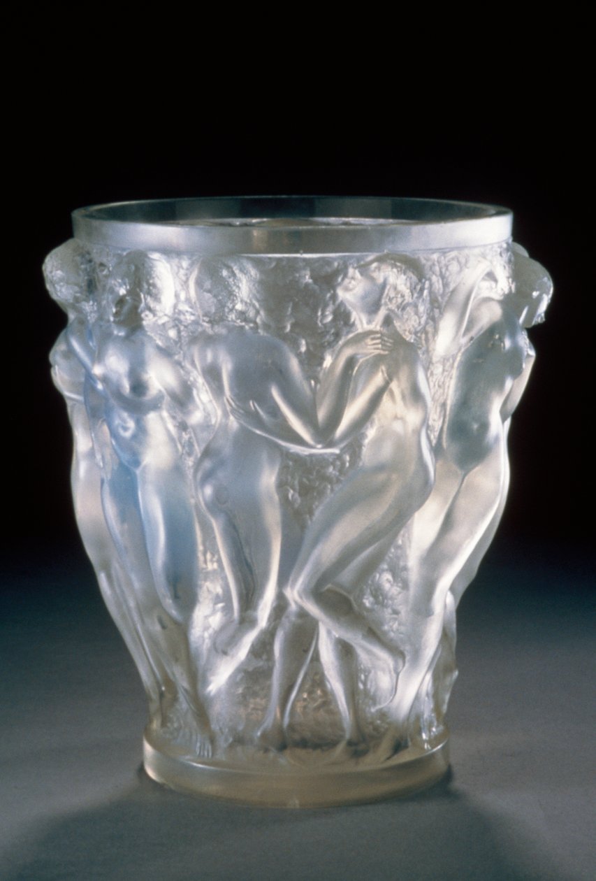 Bacchantes váza opálos üvegben, kb. 1920, Rene Lalique (1860-1945). Franciaország, XX. század. alkotó: Rene Jules Lalique
