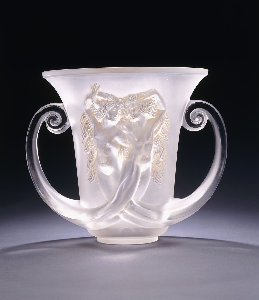 Nadica; egy igen ritka öntött üvegváza, amely két sellőt ábrázol, Kr. e. 1930-as évek (üveg) alkotó: Rene Jules Lalique