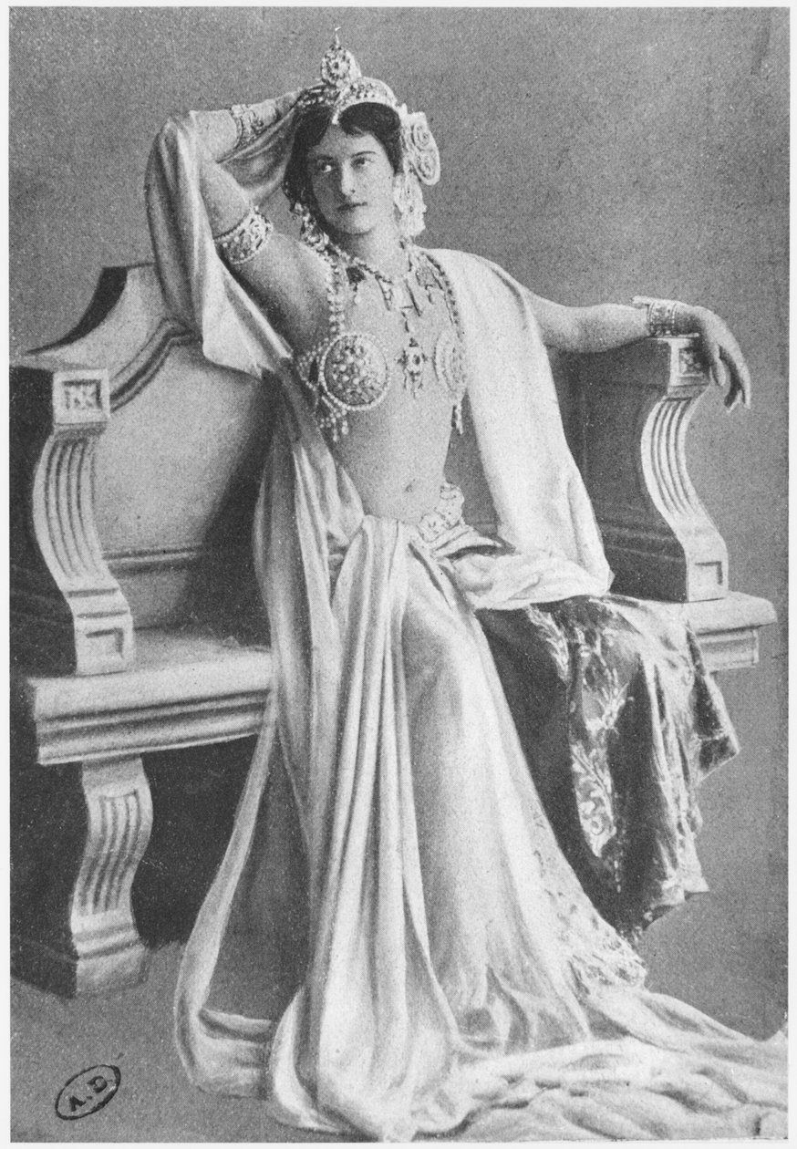 Mata Hari, 1910 alkotó: Reutlinger Studio