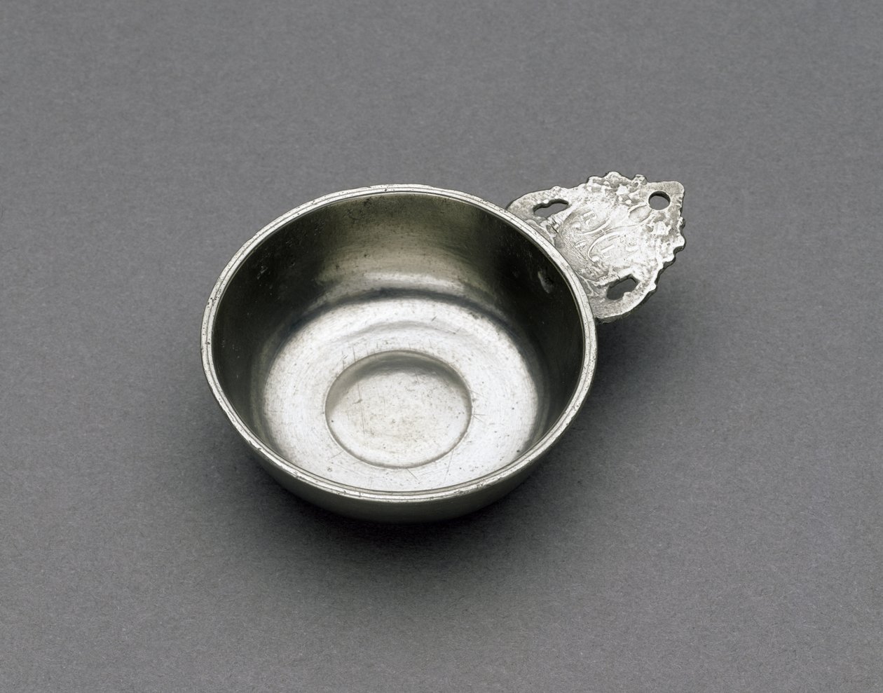 Porringer, c. 1788-1820 (ón) alkotó: Richard Sr. Lee