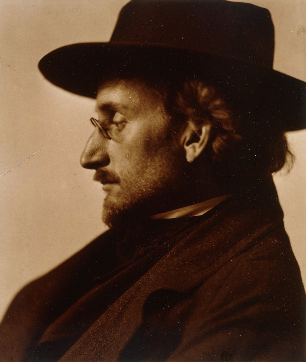 Frederick Holland nap portréja profilban, 1900-1910 körül (tónusos zselatin ezüst nyomat) alkotó: Robert Demachy