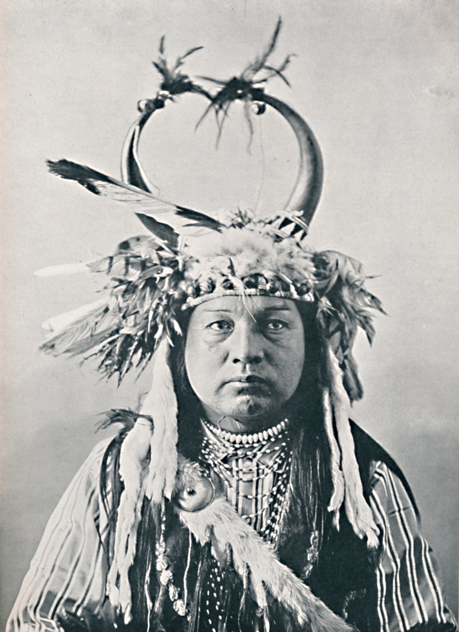 Egy indián, bivalyszarvú fejdísszel, 1912 alkotó: Robert Wilson Shufeldt