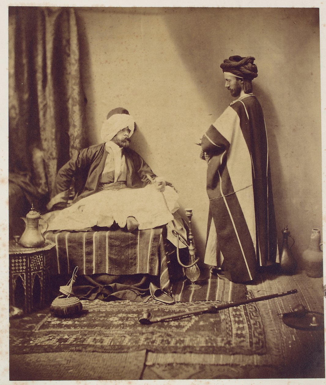 Beszélgetés dohányzás közben, 1858 alkotó: Roger Fenton