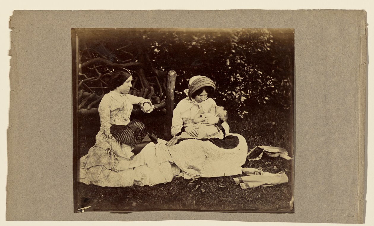[Alvó gyermek két füvön ülő nővel] alkotó: Roger Fenton