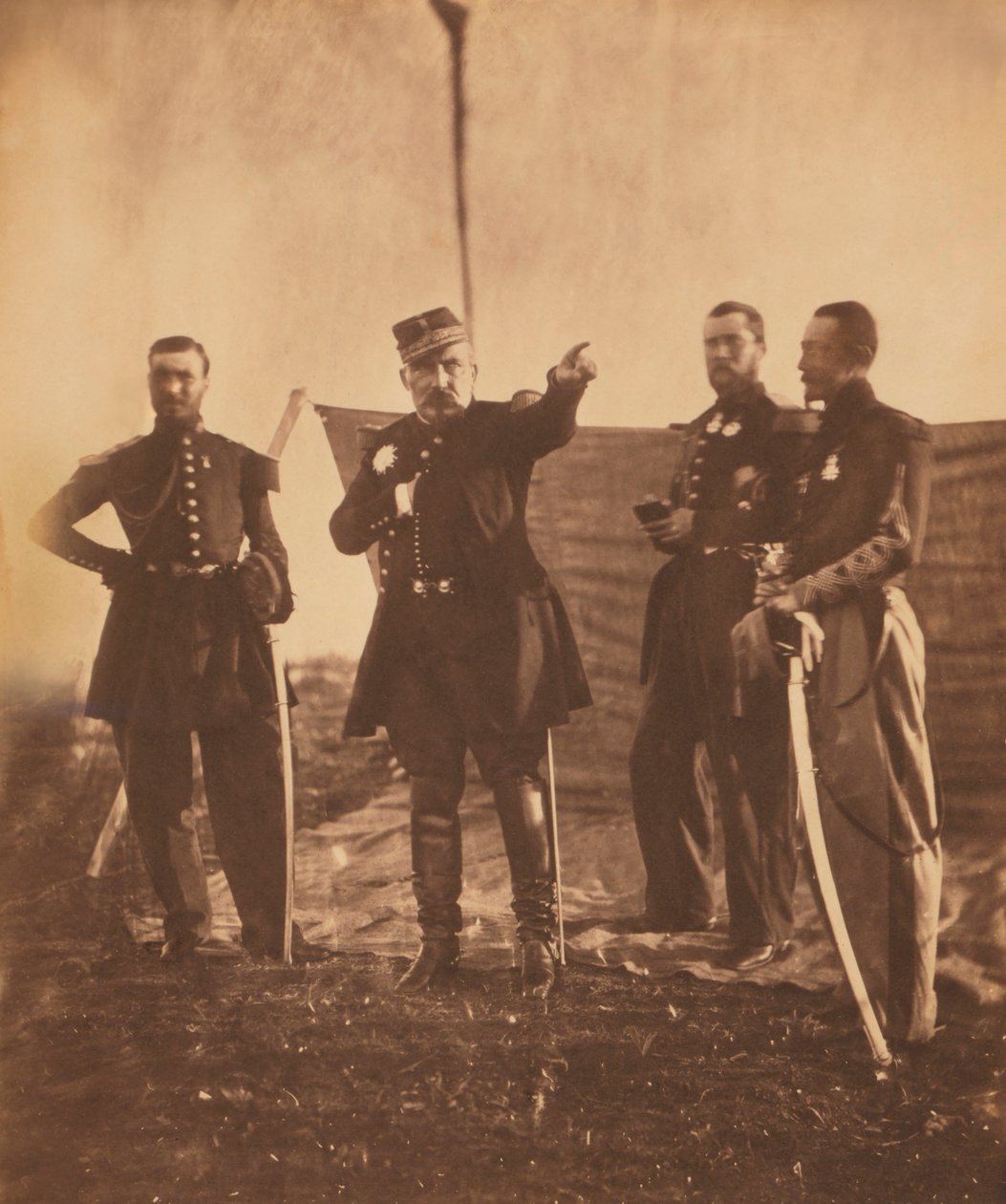 Pierre Bosquet francia tábornok (középen), Parancsot ad vezérkarának, Krími háború, Krím, Ukrajna alkotó: Roger Fenton
