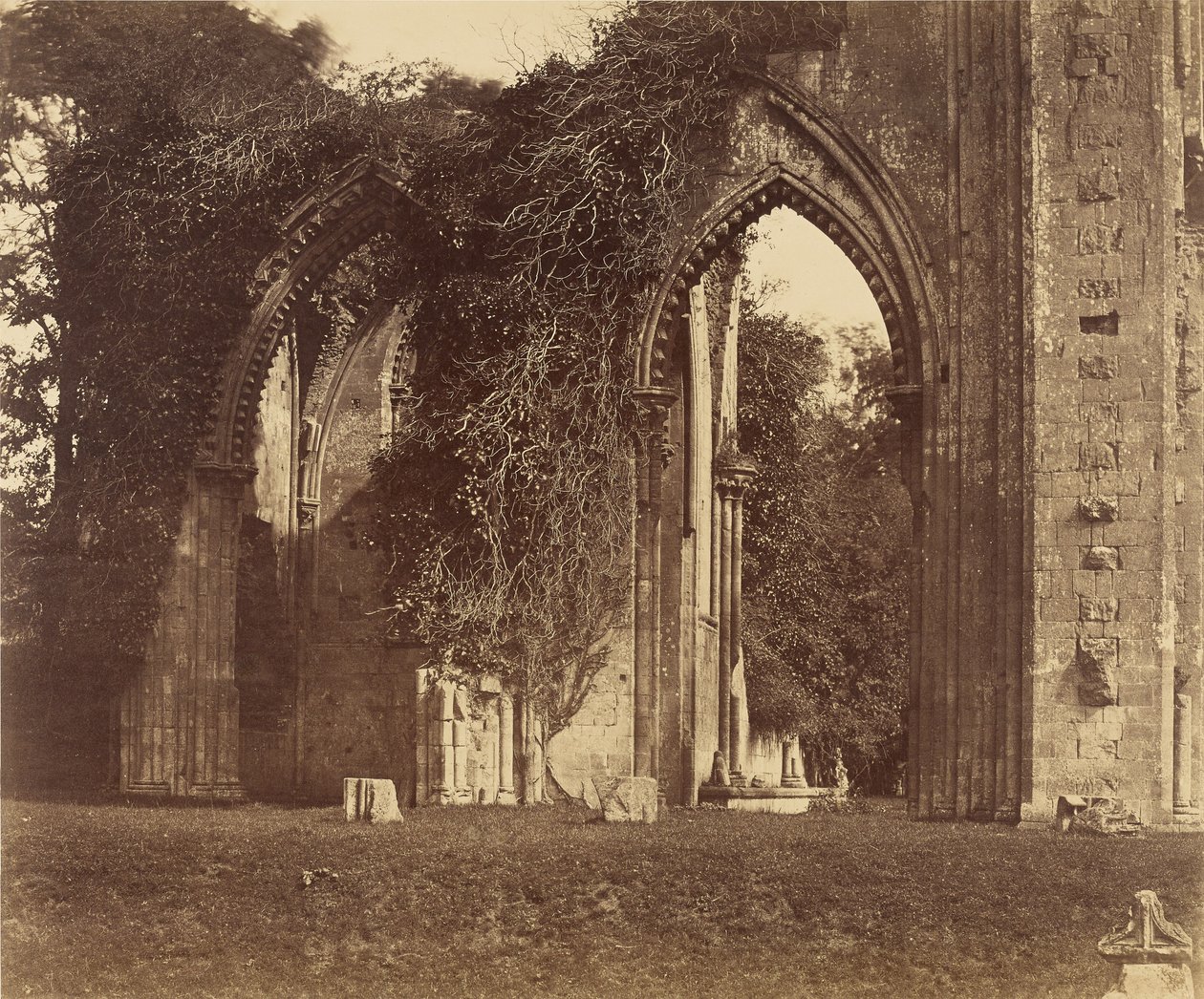 Glastonbury-apátság, az északi mellékhajó boltívei alkotó: Roger Fenton