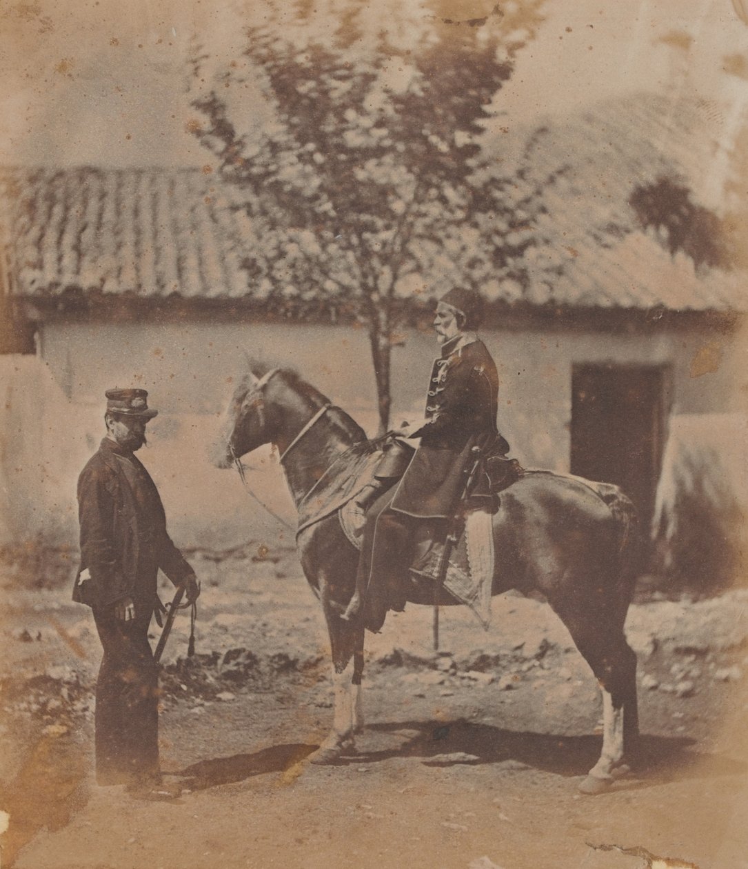 Omar Pasha és brit összekötő tisztje, Lintorn Simmons ezredes, 1855 alkotó: Roger Fenton
