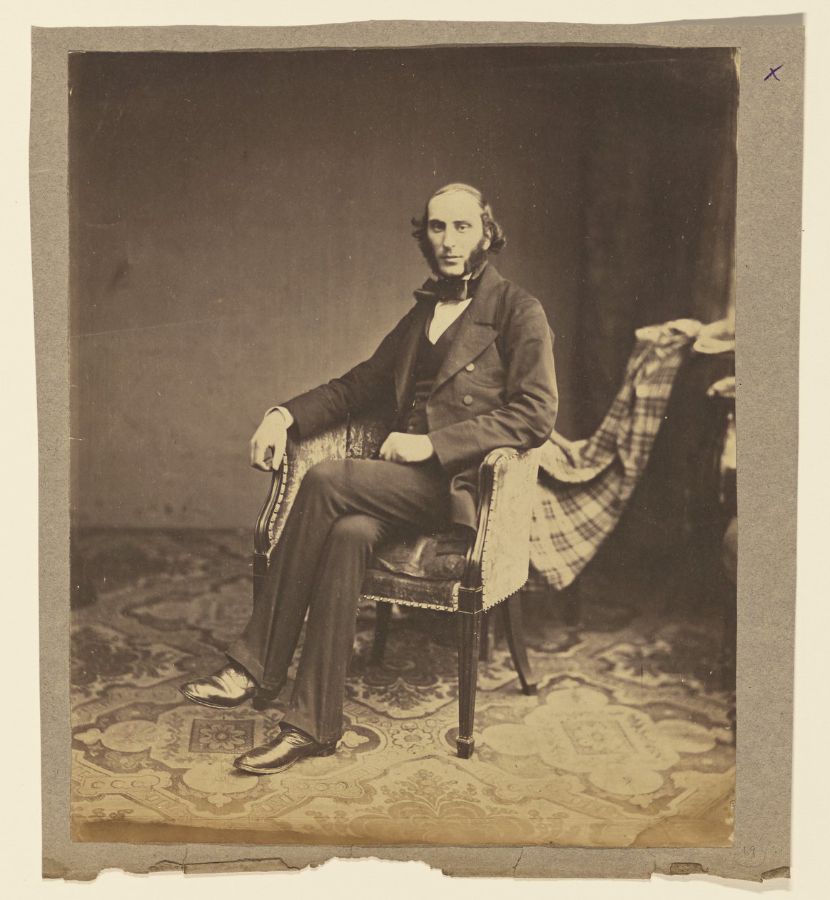 [Ülő férfi portréja] alkotó: Roger Fenton