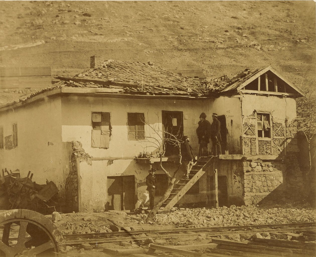 A régi posta, Balaklava. alkotó: Roger Fenton