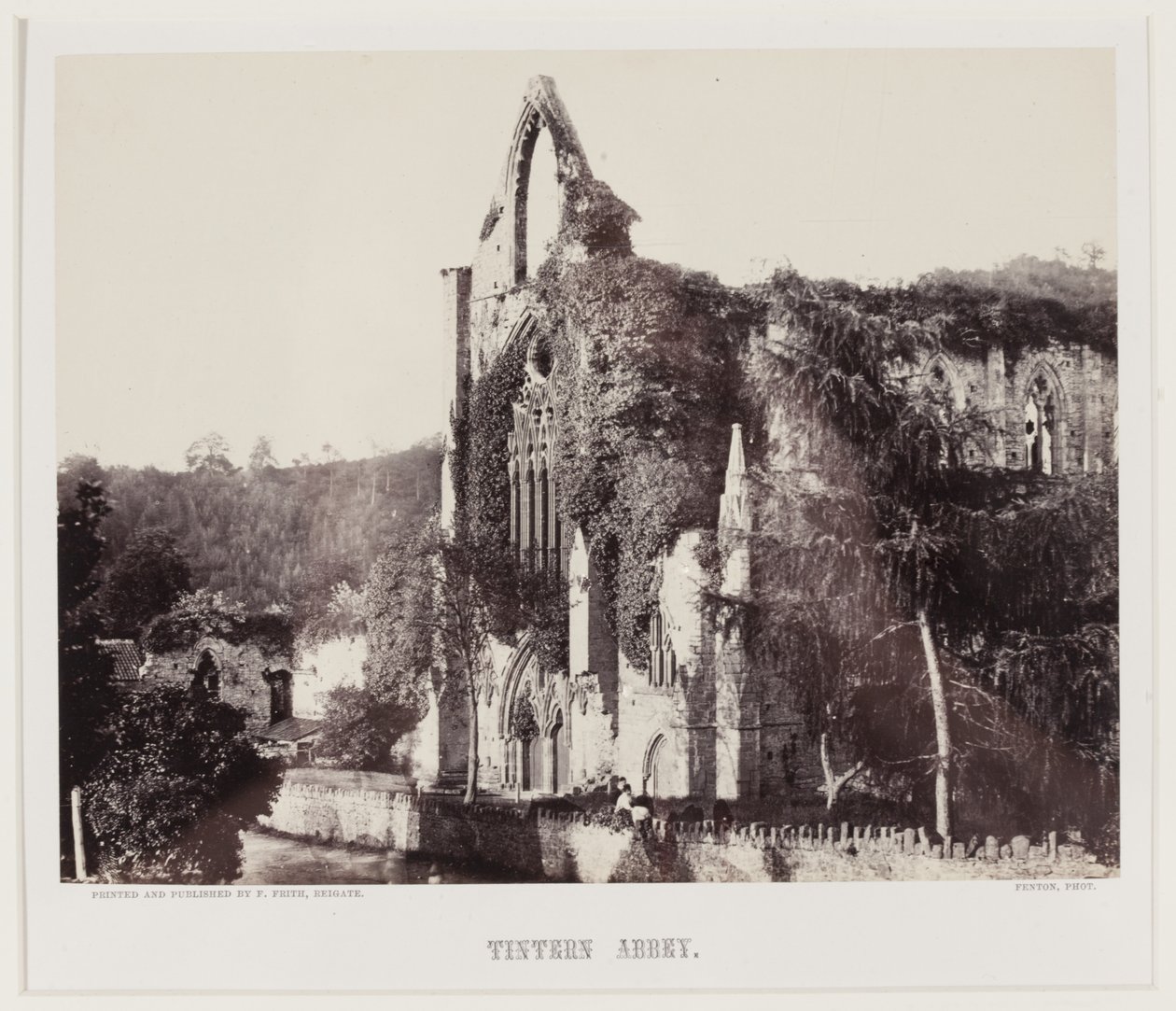 Tintern Abbey, 1857 körül (albumnyomat) alkotó: Roger Fenton