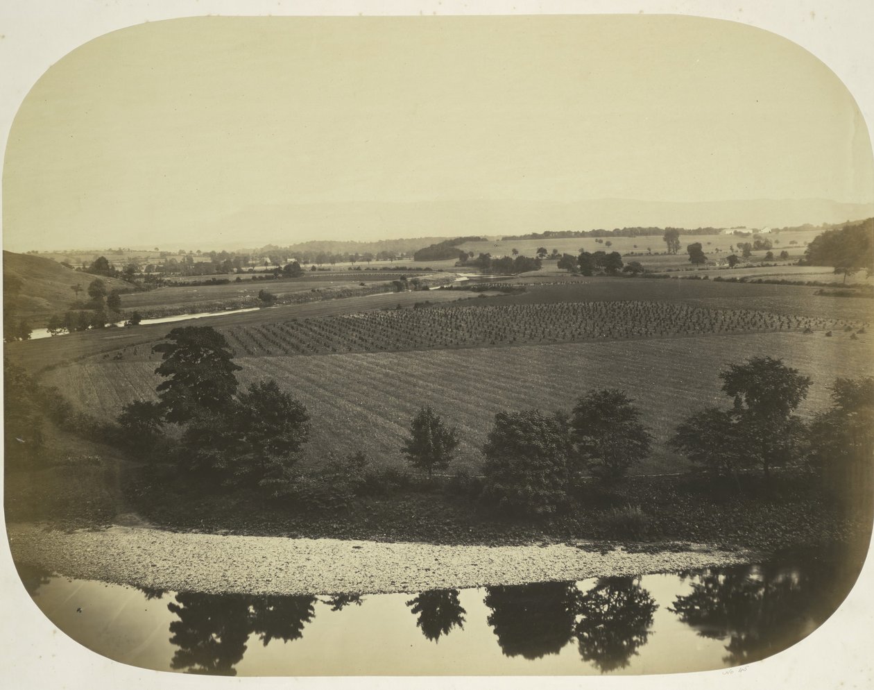 Bordák völgye és Pendle Hill, 1859. alkotó: Roger Fenton