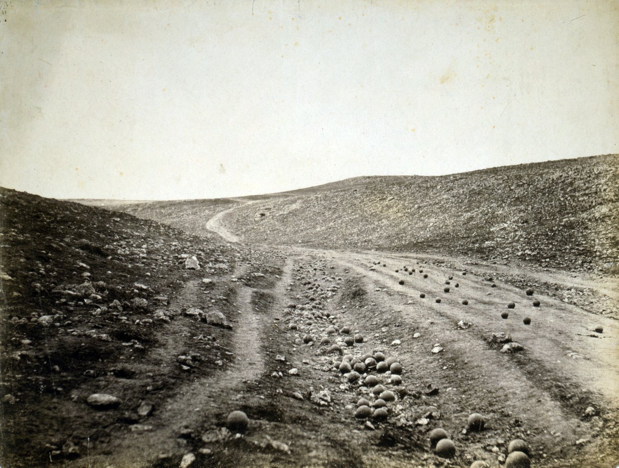 A halál árnyékának völgye, Krím alkotó: Roger Fenton