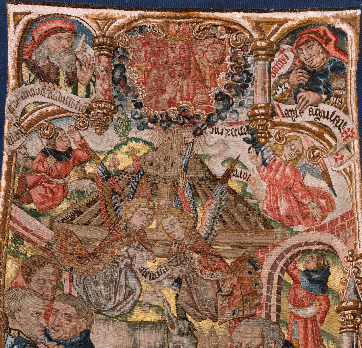 Flamand kárpit. Krisztus születésének triptichonja (Tríptico del Nacimiento de Jesús). A Rogier van der Weyden körének karikaturista modelljei. Gyártás Dél-Hollandia. Kb. 1492. Szövet Arany, ezüst, selyem és gyapjú. alkotó: Rogier van der (circle of) Weyden