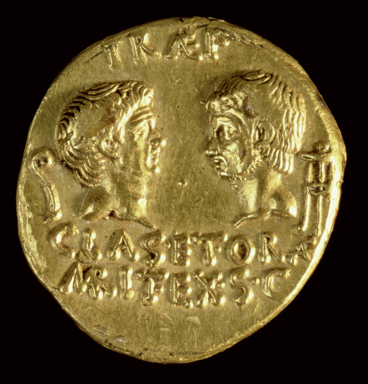 Aureus (fordított) Sextus Pompeius (i. e. 75-35) verte GN Pompeius Magnus és Gn Pompeius Junior (arany) fejével Felirat: alkotó: Roman