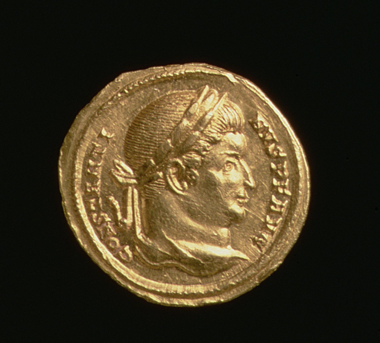 Nagy Konstantin Aureus (i.sz. 306-37) Róma császára, Trier Mint, Kr.u. 306-37 (előlap) (arany) alkotó: Roman
