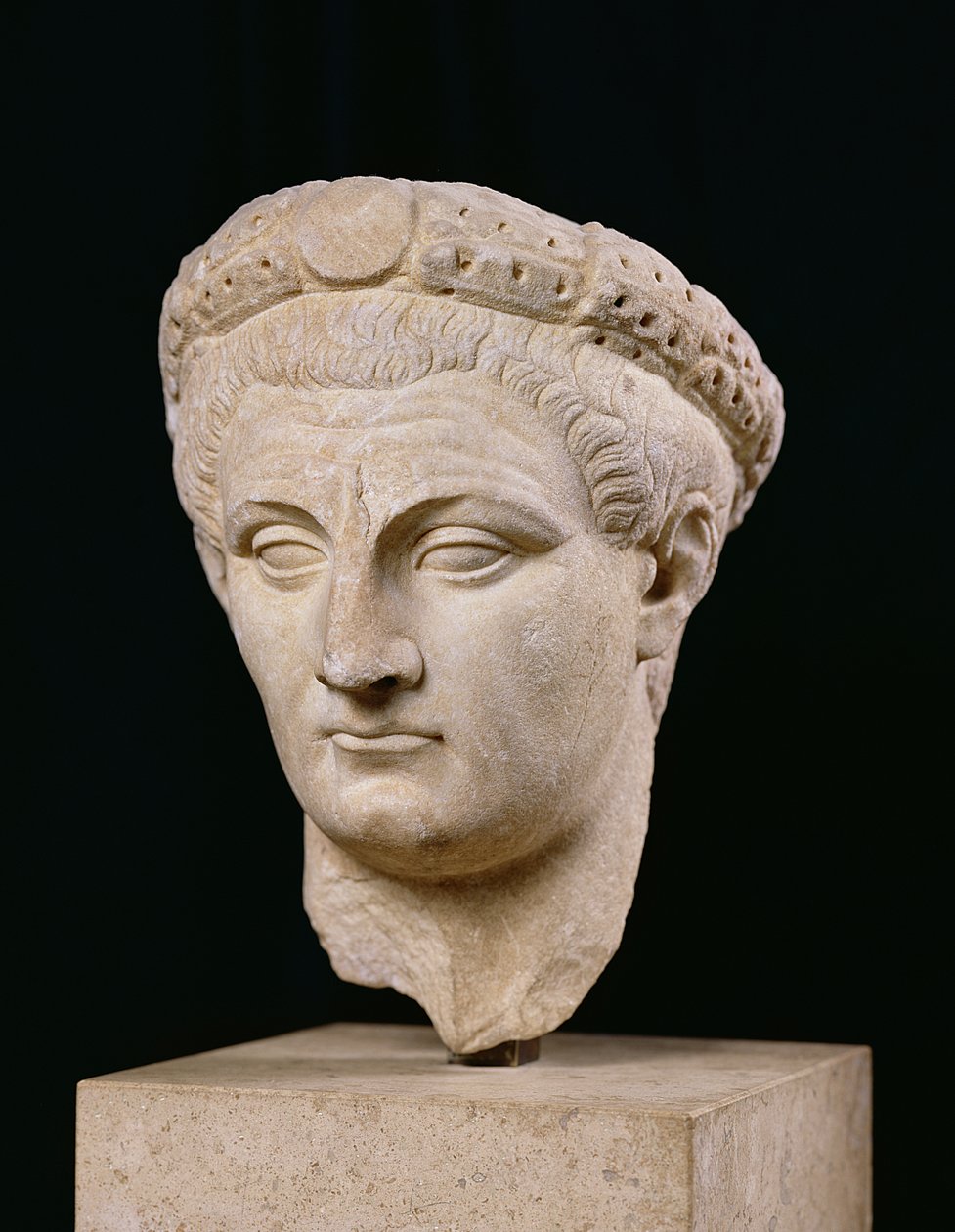 Claudius császár mellszobra (Kr. e. 10 - Kr. u. 54) Thasosból (márvány) alkotó: Roman