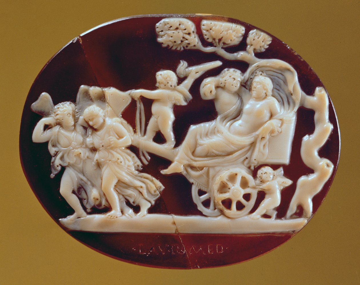 Dionüszosz kameója Pysche által vontatta szekéren (onix és szardonyx) alkotó: Roman