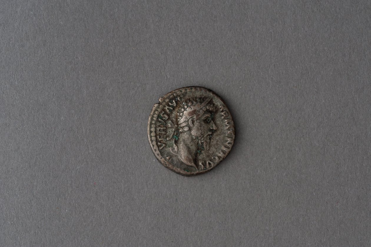 Lucius Verus Denarius (ezüst) alkotó: Roman