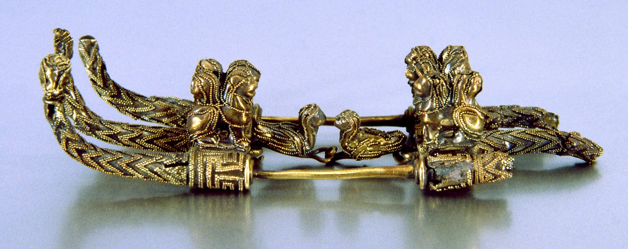 Fibula, Bernardini di Palestrina sírjából (fém) alkotó: Roman