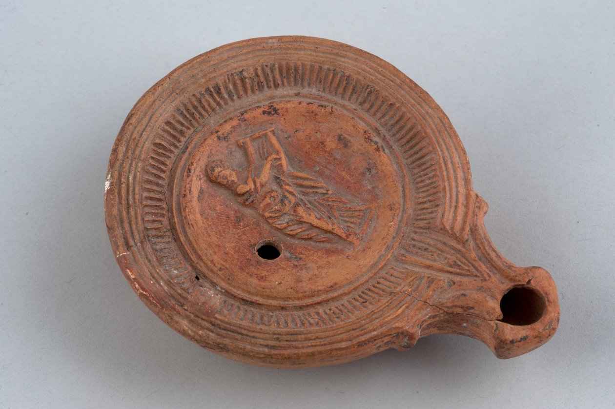 Lámpa lírát játszó figurával (terrakotta) alkotó: Roman