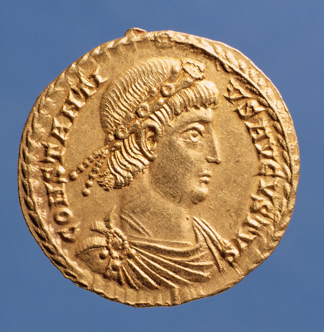 II. Constantinius (337-361) Solidus (előlapja) drapozott, ékköves diadémet viselve. Felirat: CONSTANTIVS AVGVSTVS (arany) alkotó: Roman