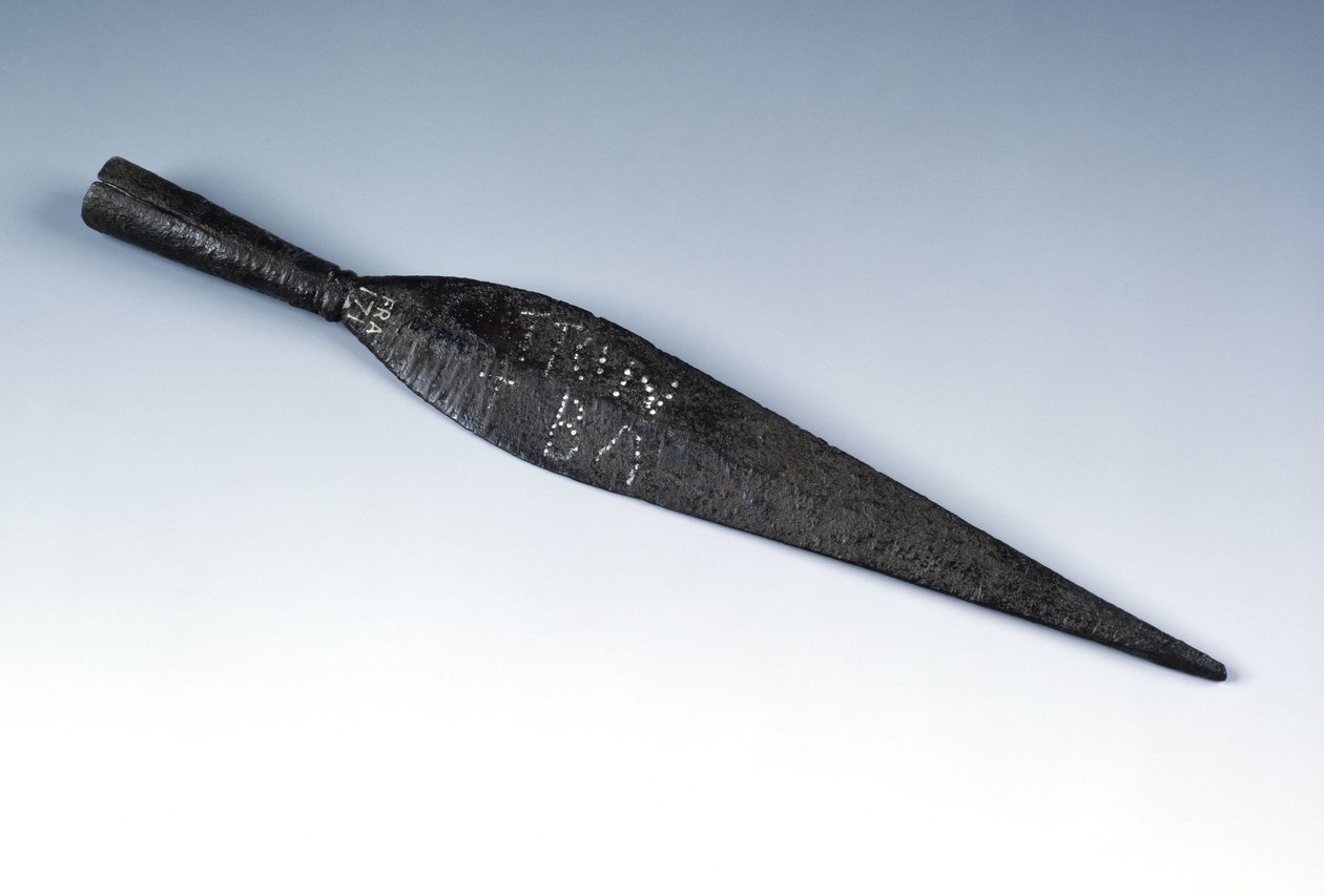Lándzsahegy lyukasztott tulajdonjogi felirattal, a Newstead-i római lelőhelyről, Melrose-ból, Kr.u. 80-100 (vas) alkotó: Roman