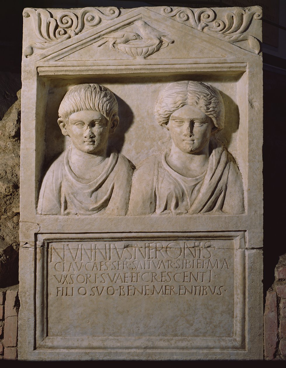 A sztélé kis edikulaként készült Autoparco VI, A „Via Triumphalis” nekropolisza, Vatikáni Necropolis (márvány) alkotó: Roman