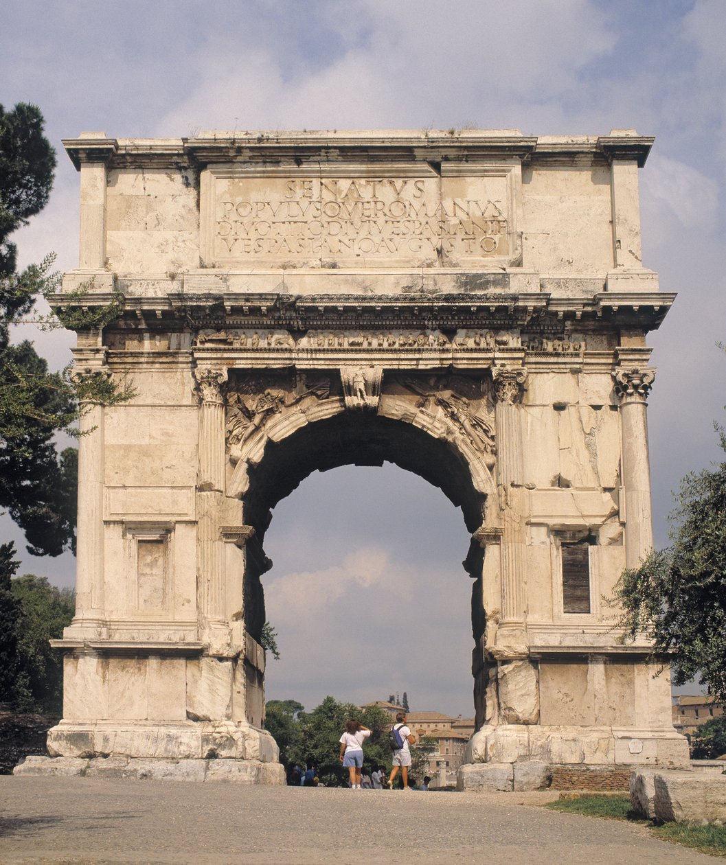 Titus íve, i.sz. 81-ben épült alkotó: Roman