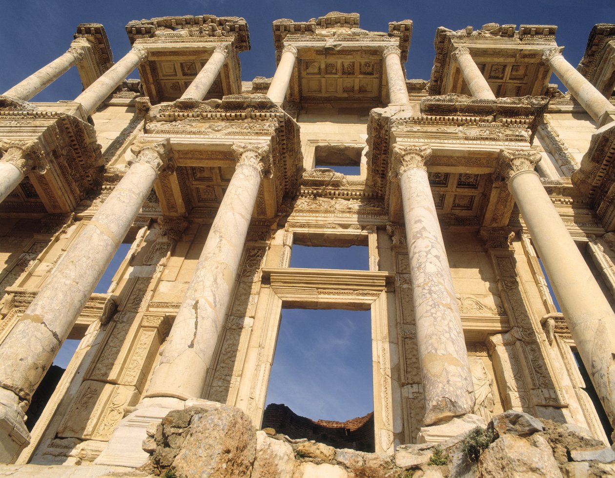 A Celsus Library 135-ben épült alkotó: Roman